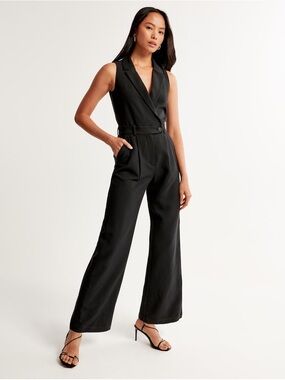 Abercrombie & Fitch Sleeveless Black Tailored Jumpsuit